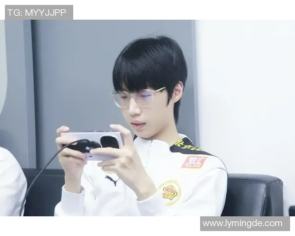 电竞新闻探索王者荣耀WE战队灵活性背后的秘密与策略分析